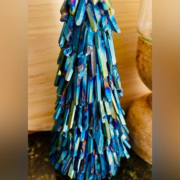 Titanium quartz holiday tree decor - Picture 2 of 10